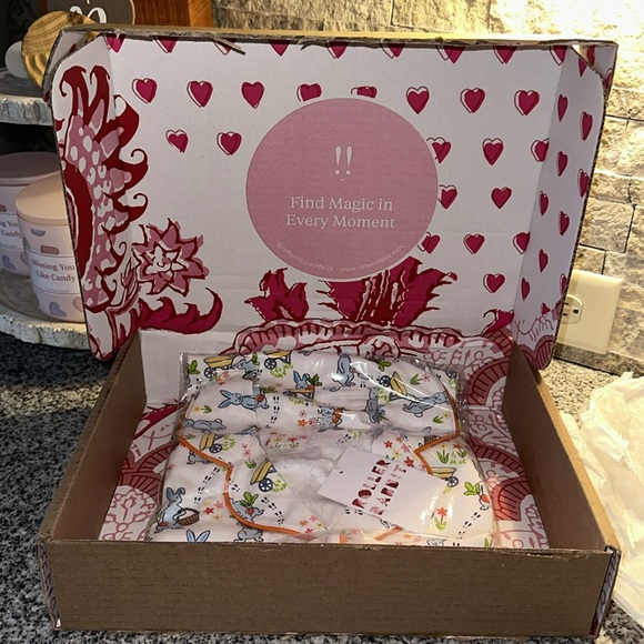 Roller Rabbit Hoppy Spring 🐰🐇Polo Pajamas - Size M - RARE - SOLD OUT ONLINE - Picture 2 of 7